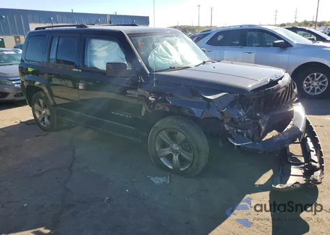 2015 Jeep Patriot Latitude z USA, uszkodzony, nr VIN 1C4NJRFB7FD439665